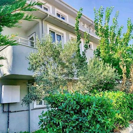 Ahmet Teacher Hotel,6 Minutes From The Airport Arnavutkoy Bagian luar foto