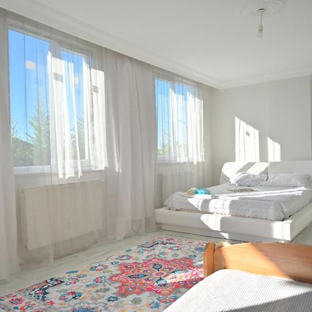 Ahmet Teacher Hotel,6 Minutes From The Airport Arnavutkoy Bagian luar foto