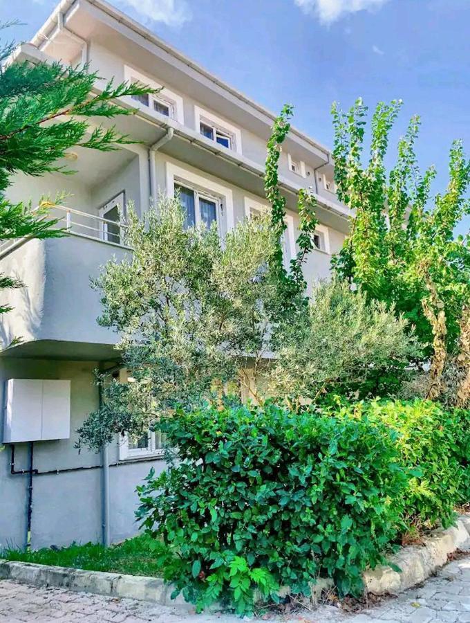Ahmet Teacher Hotel,6 Minutes From The Airport Arnavutkoy Bagian luar foto