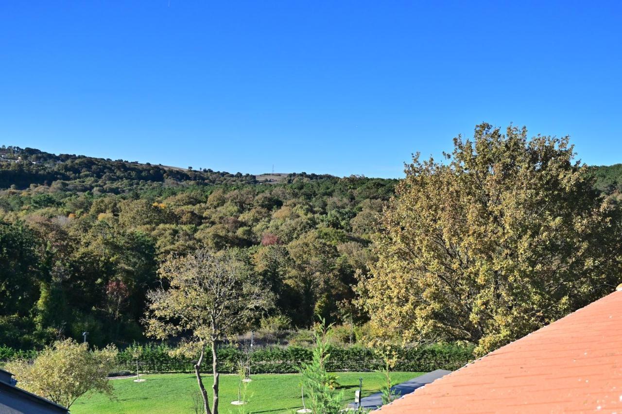 Ahmet Teacher Hotel,6 Minutes From The Airport Arnavutkoy Bagian luar foto