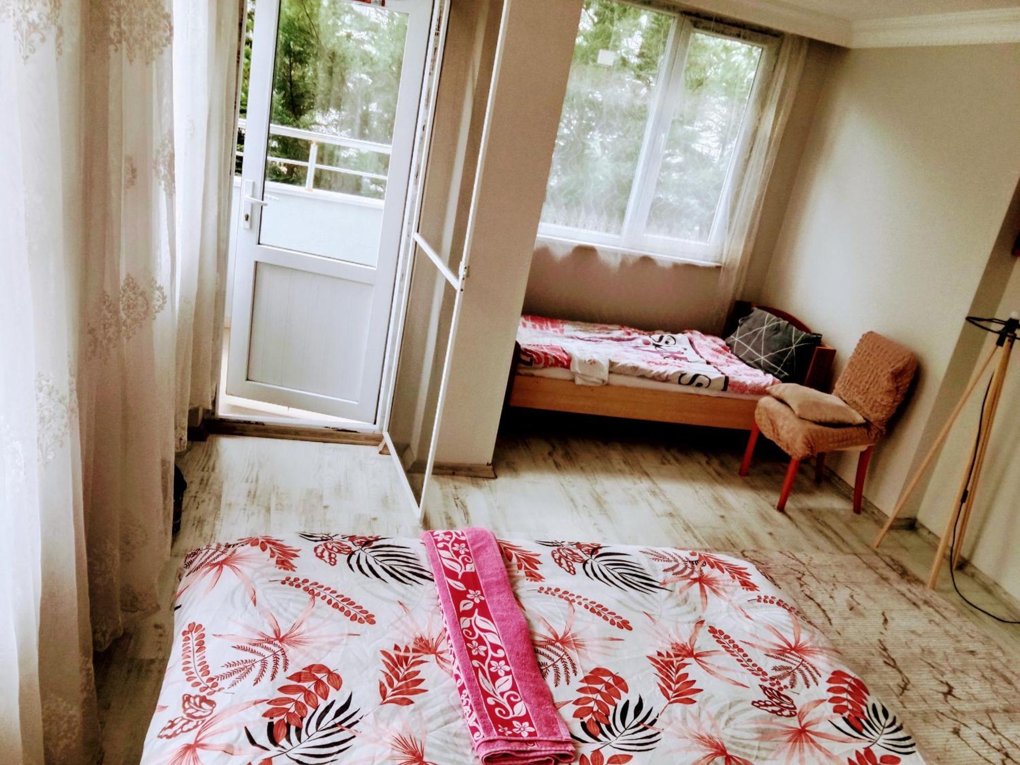 Ahmet Teacher Hotel,6 Minutes From The Airport Arnavutkoy Bagian luar foto
