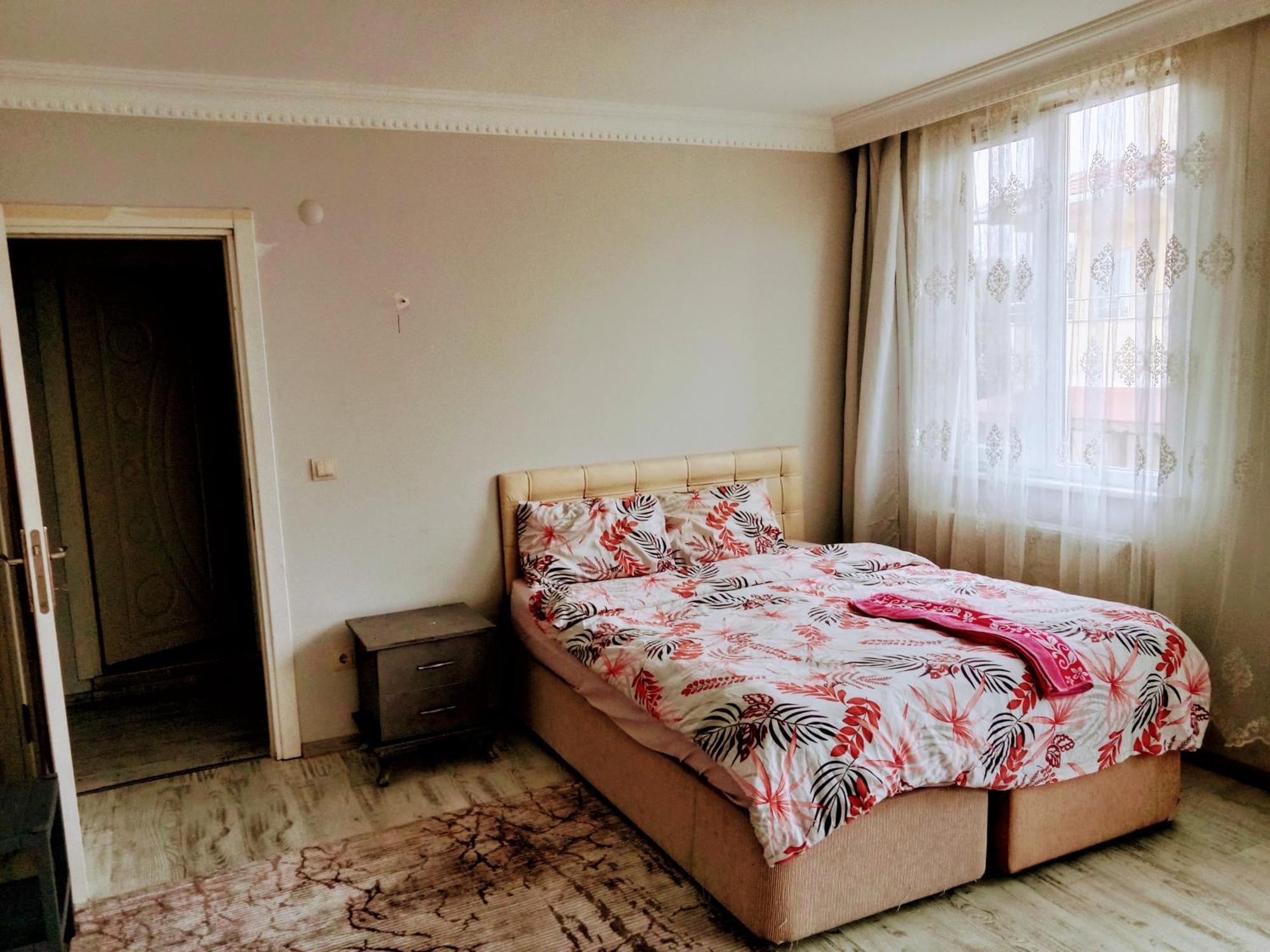 Ahmet Teacher Hotel,6 Minutes From The Airport Arnavutkoy Bagian luar foto