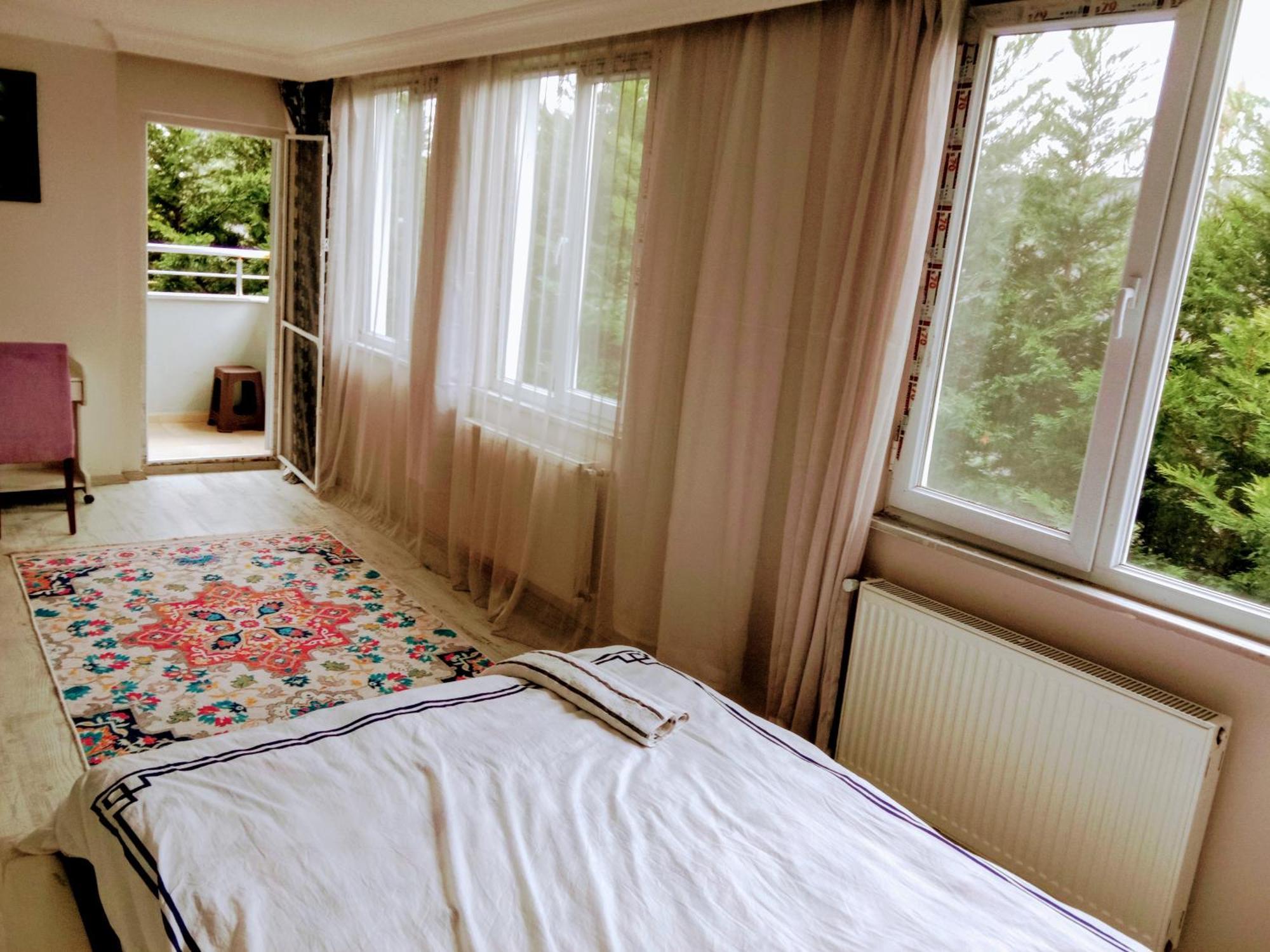 Ahmet Teacher Hotel,6 Minutes From The Airport Arnavutkoy Bagian luar foto
