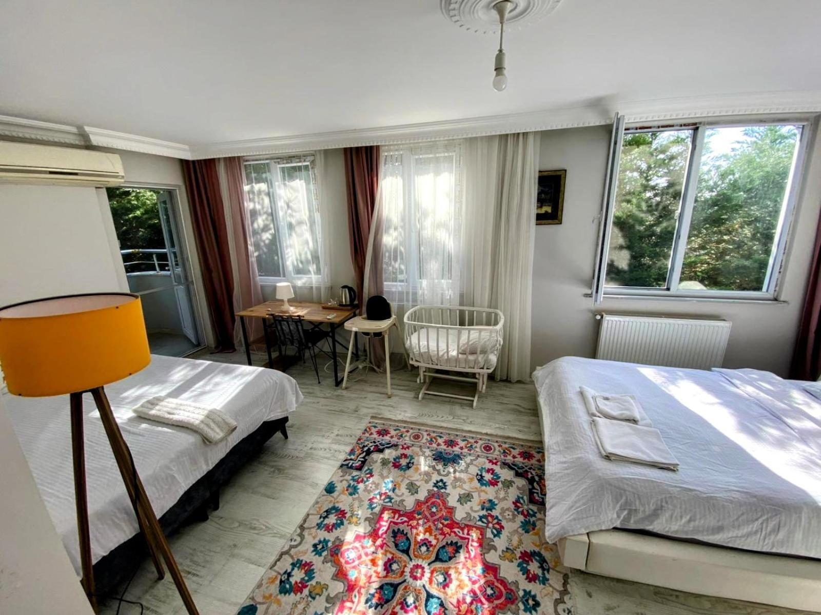 Ahmet Teacher Hotel,6 Minutes From The Airport Arnavutkoy Bagian luar foto
