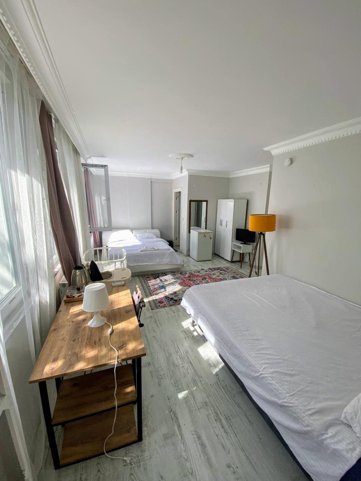Ahmet Teacher Hotel,6 Minutes From The Airport Arnavutkoy Bagian luar foto