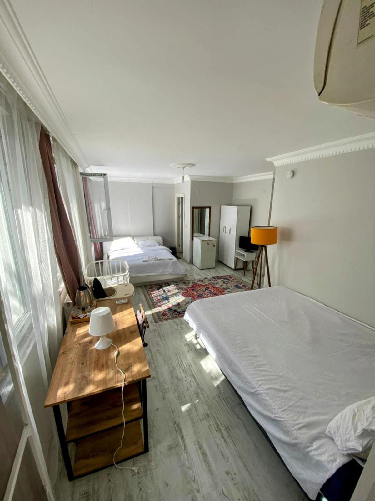 Ahmet Teacher Hotel,6 Minutes From The Airport Arnavutkoy Bagian luar foto