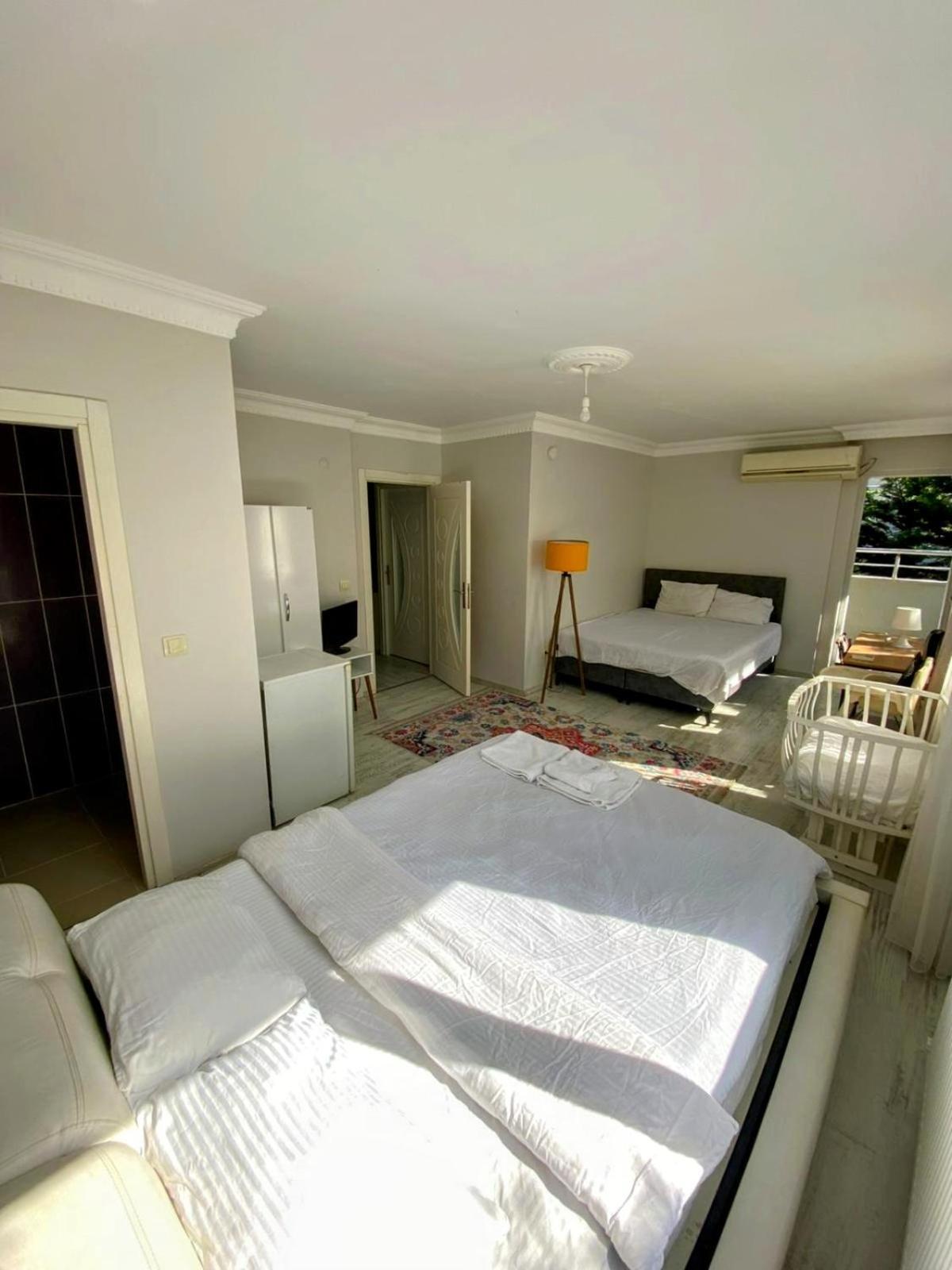 Ahmet Teacher Hotel,6 Minutes From The Airport Arnavutkoy Bagian luar foto