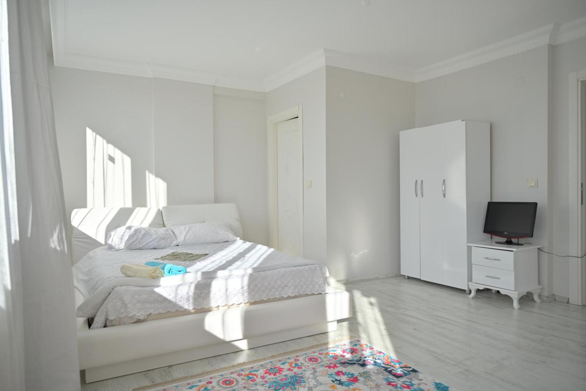 Ahmet Teacher Hotel,6 Minutes From The Airport Arnavutkoy Bagian luar foto